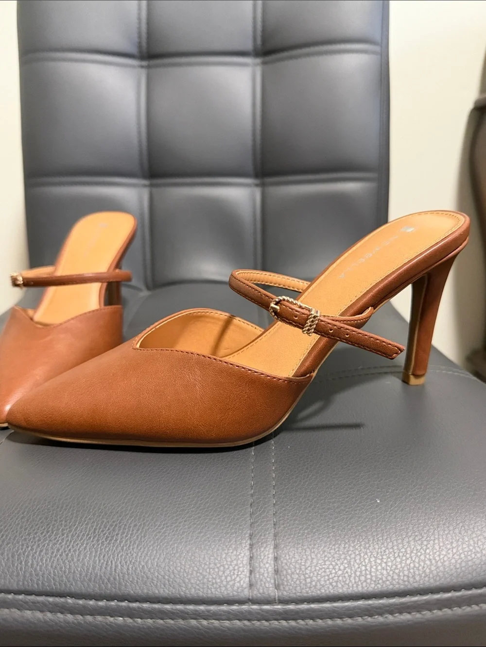 Newbella Heels Size Womens 7